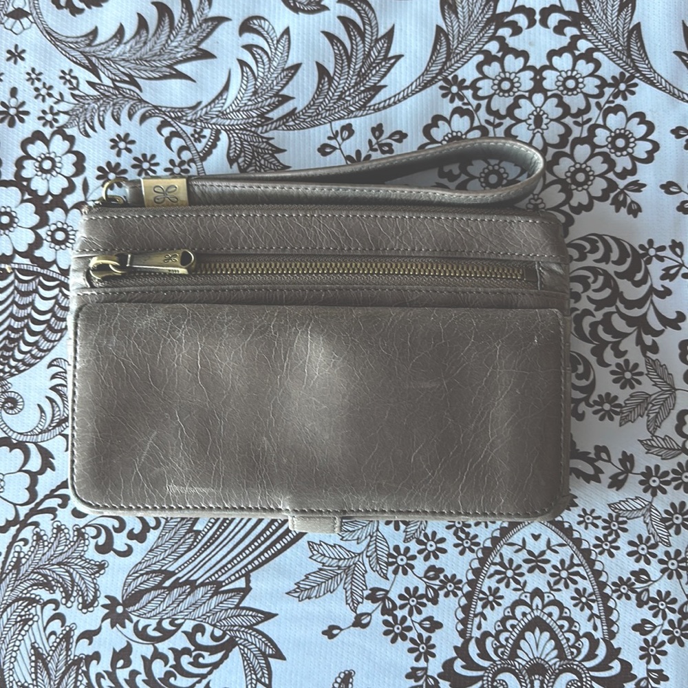 Hobo Roam Wristlet in Taupe